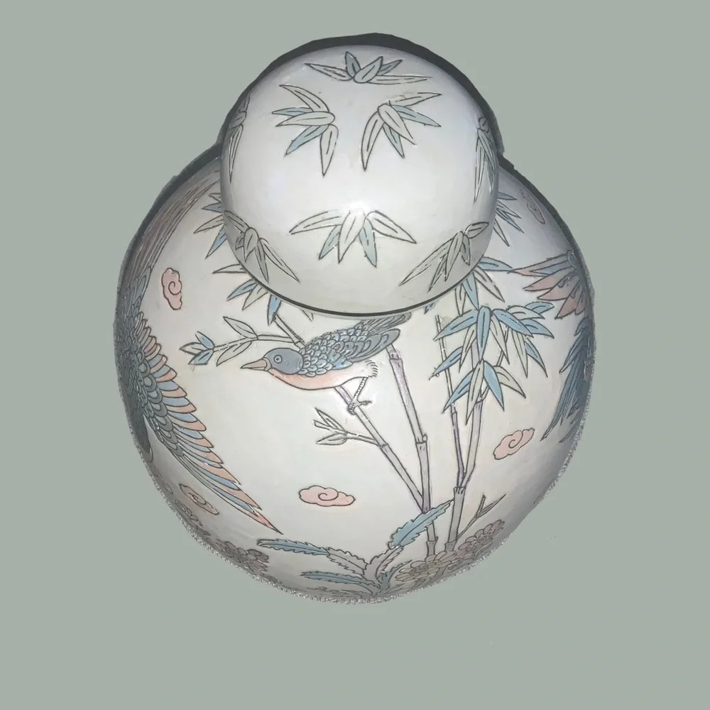 Vintage Porcelain‎ Chinese Ginger Jar With Domed Lid by WBI